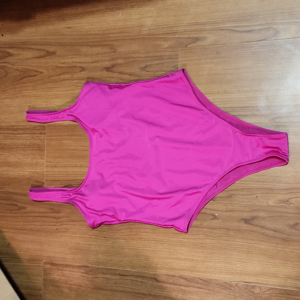 Womans 🔥 hot pink 1 PC bathingsuit